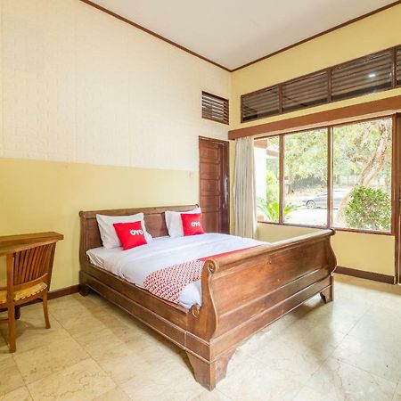 Oyo 951 Cempaka Ratu Beach Resort Sukabumi Kültér fotó