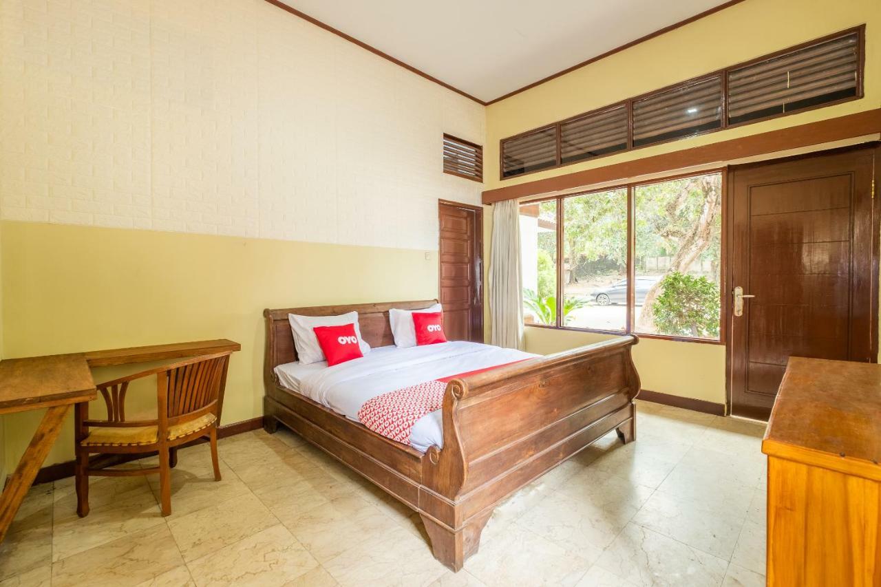 Oyo 951 Cempaka Ratu Beach Resort Sukabumi Kültér fotó
