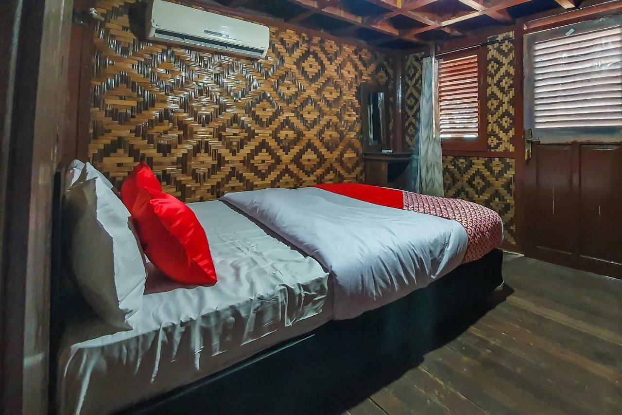 Oyo 951 Cempaka Ratu Beach Resort Sukabumi Kültér fotó