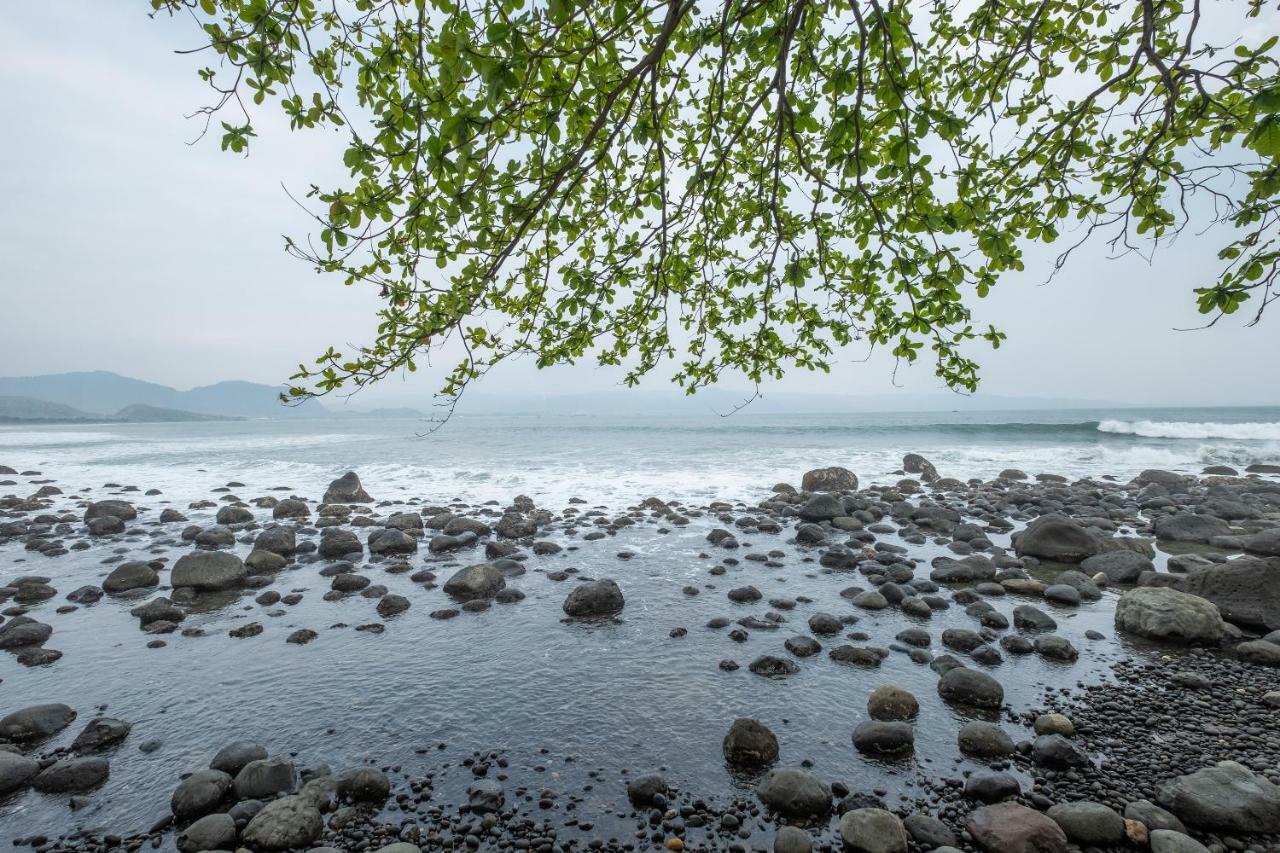 Oyo 951 Cempaka Ratu Beach Resort Sukabumi Kültér fotó
