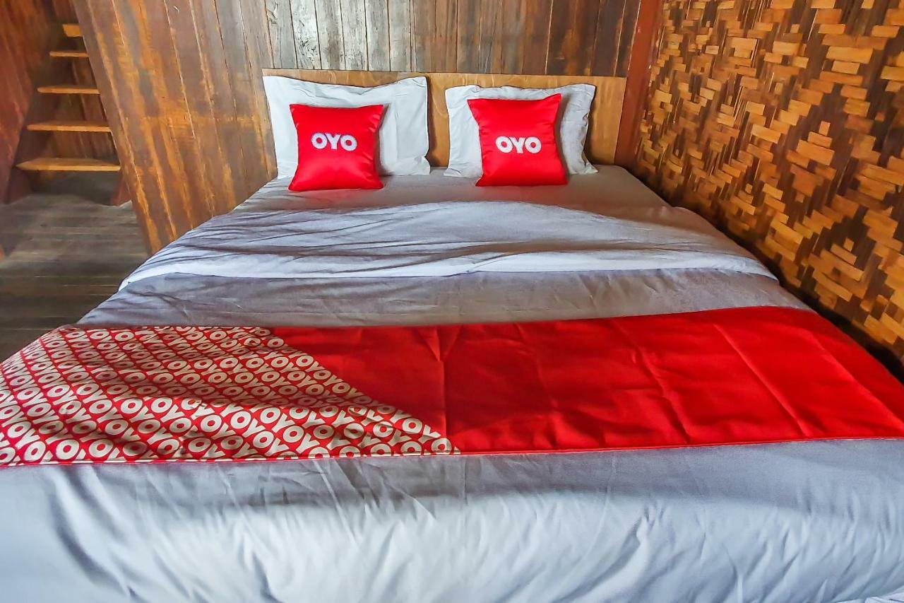 Oyo 951 Cempaka Ratu Beach Resort Sukabumi Kültér fotó