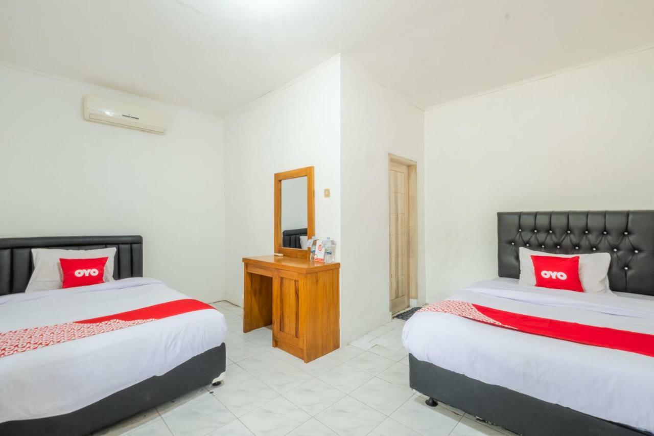 Oyo 951 Cempaka Ratu Beach Resort Sukabumi Kültér fotó