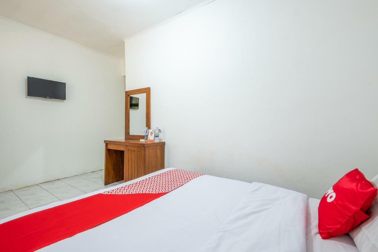 Oyo 951 Cempaka Ratu Beach Resort Sukabumi Kültér fotó