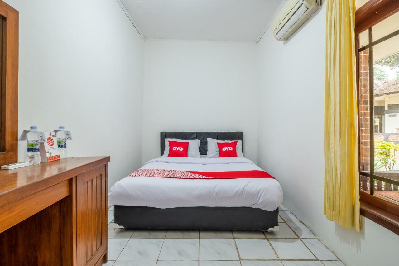 Oyo 951 Cempaka Ratu Beach Resort Sukabumi Kültér fotó