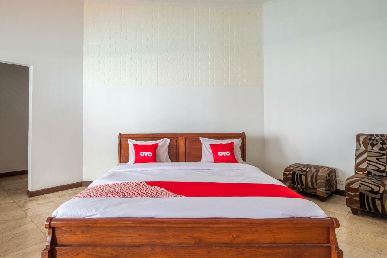 Oyo 951 Cempaka Ratu Beach Resort Sukabumi Kültér fotó
