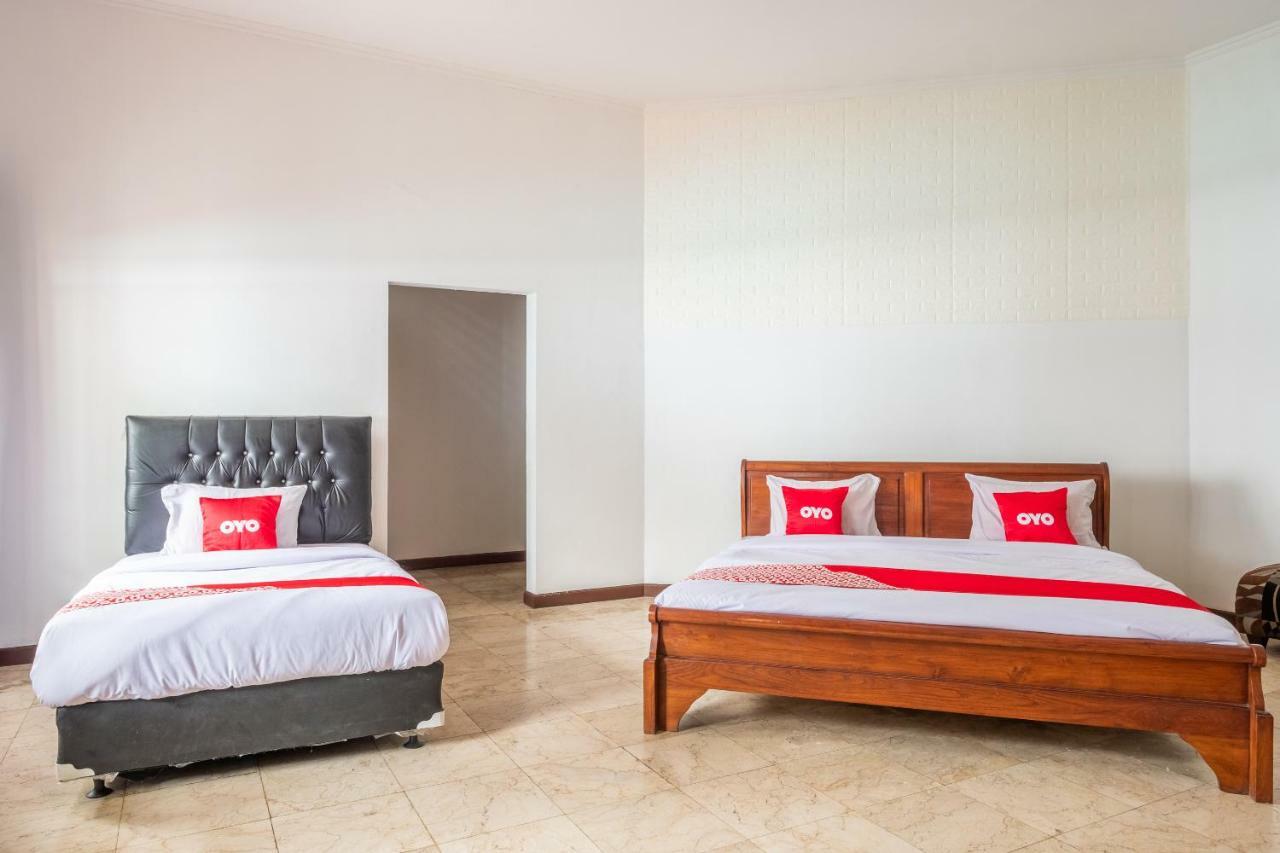 Oyo 951 Cempaka Ratu Beach Resort Sukabumi Kültér fotó