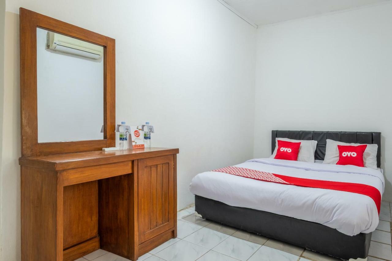 Oyo 951 Cempaka Ratu Beach Resort Sukabumi Kültér fotó